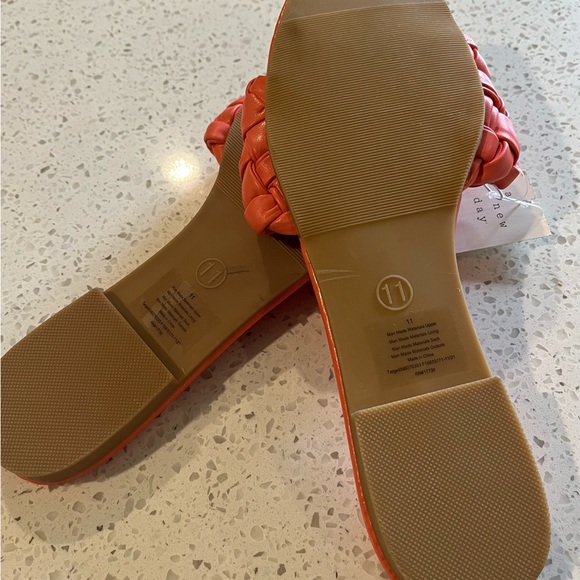 Women’s Slide Sandal - Picture 5 of 6